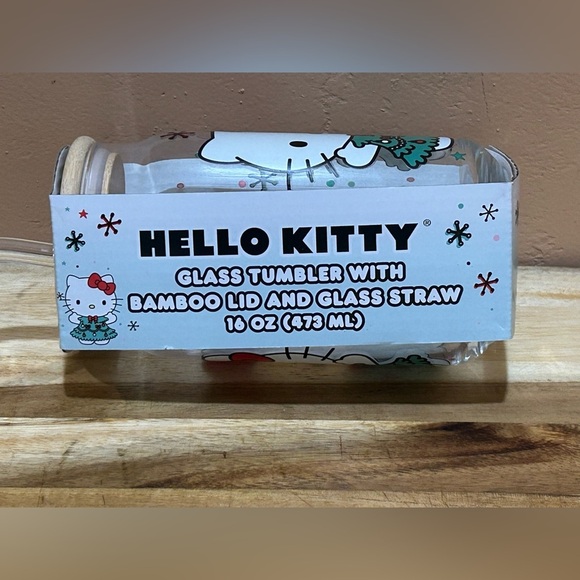Hello Kitty Christmas Tumbler with Bamboo Lid + Glass Straw made by Sanrio. NWTS - Picture 5 of 7